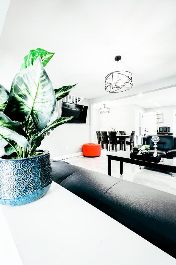 2 Homes, 1 Stay-7Br Niagara Falls Compound Εξωτερικό φωτογραφία
