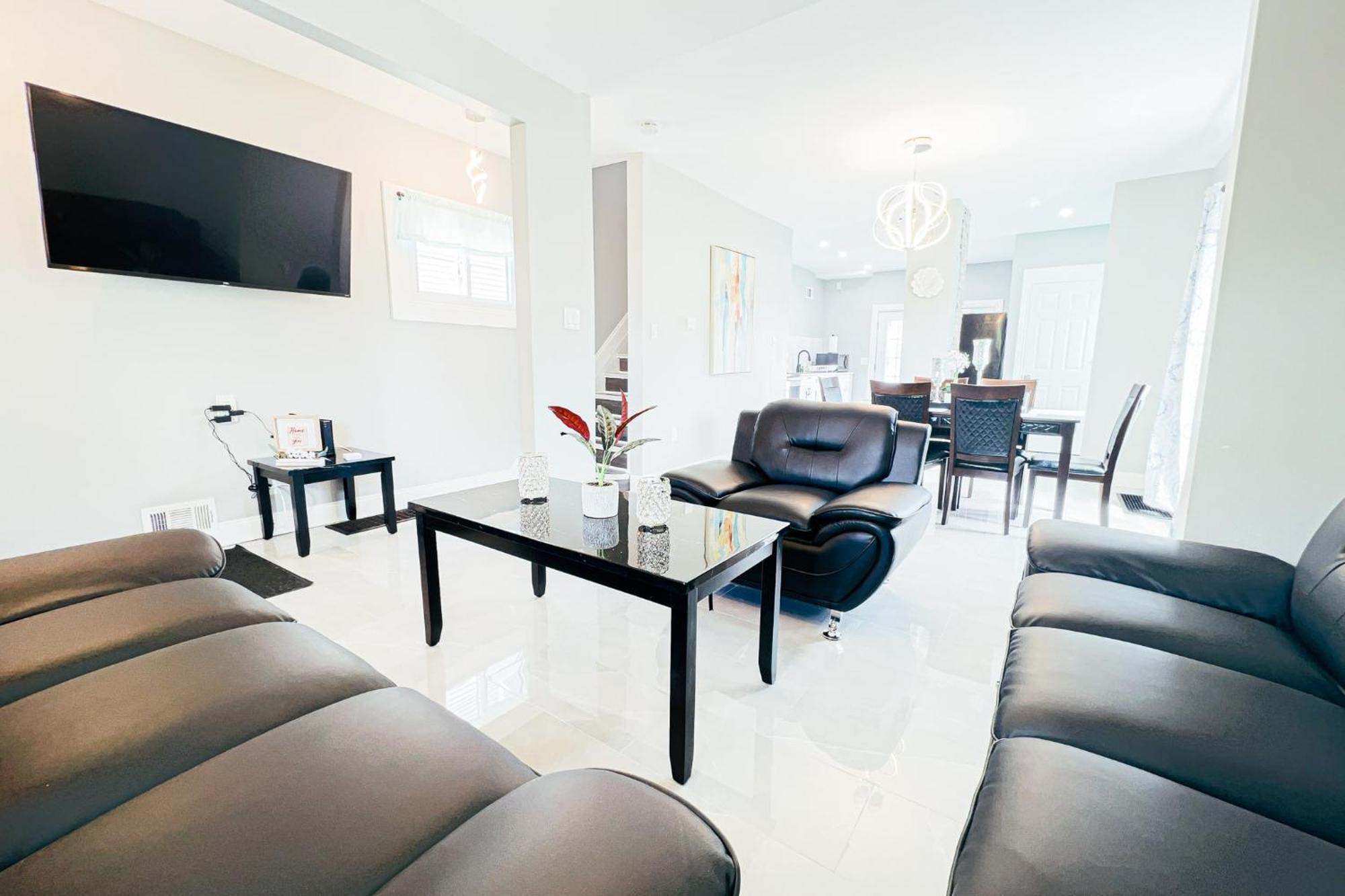 2 Homes, 1 Stay-7Br Niagara Falls Compound Εξωτερικό φωτογραφία