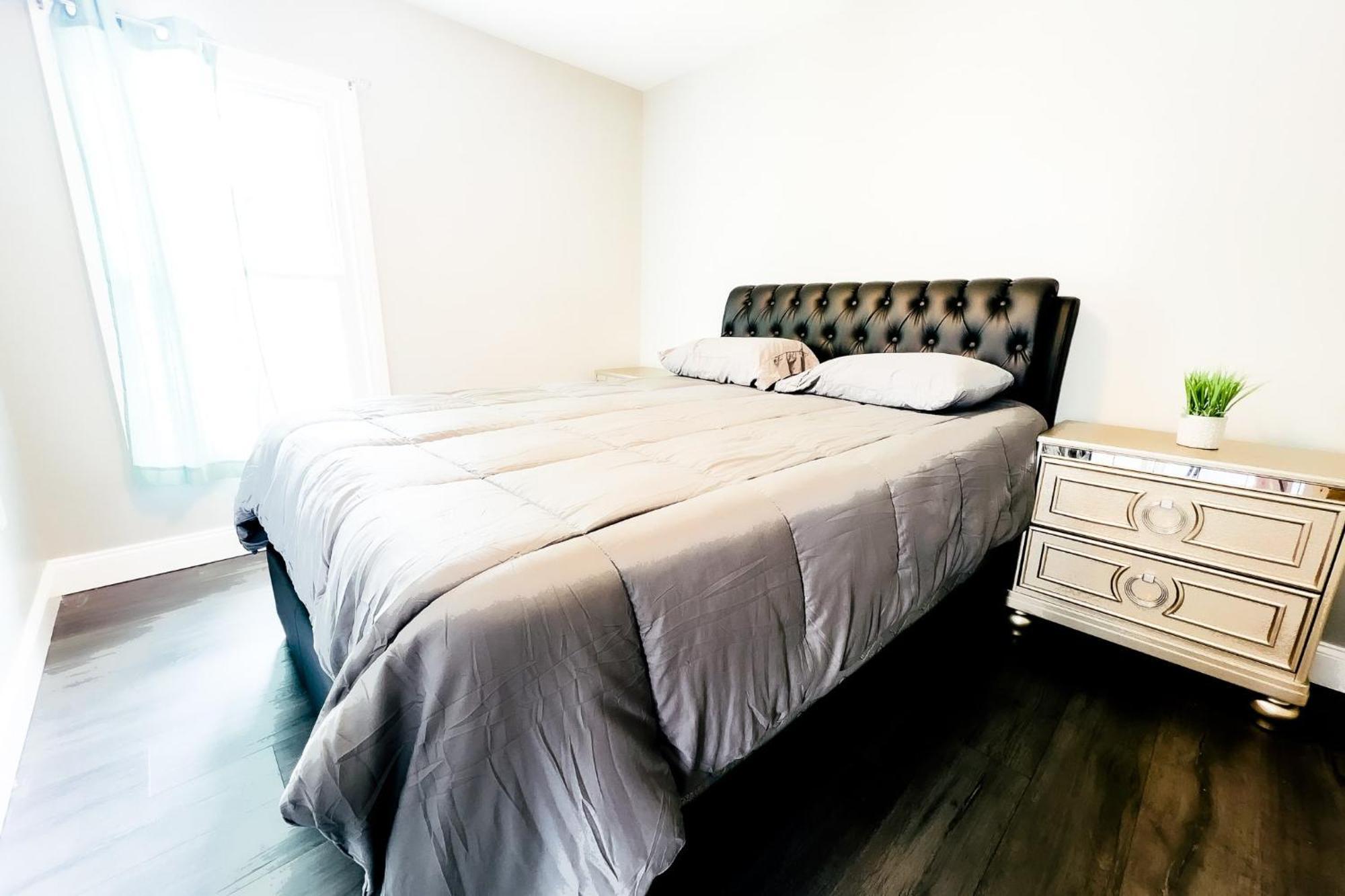 2 Homes, 1 Stay-7Br Niagara Falls Compound Εξωτερικό φωτογραφία