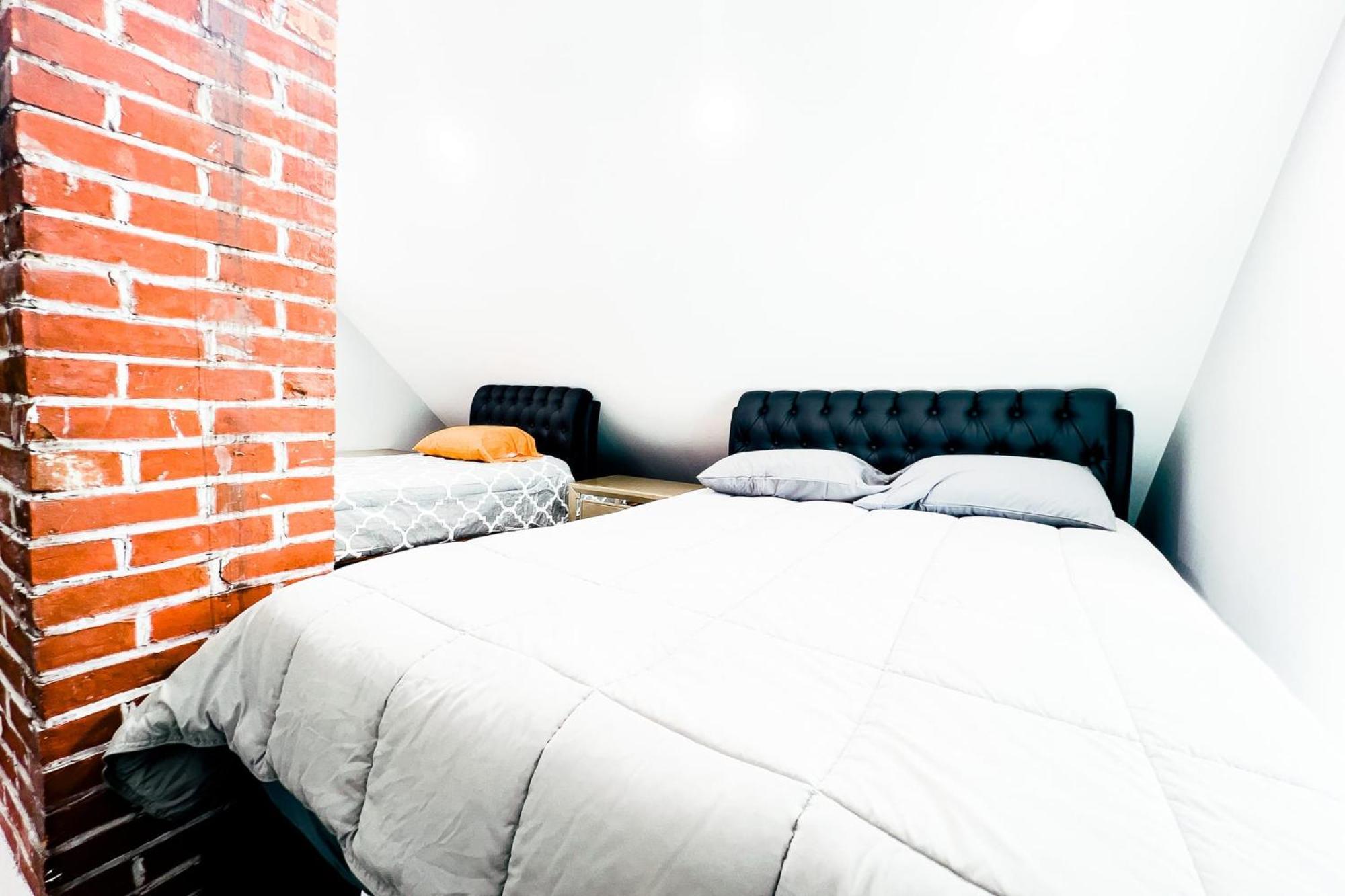 2 Homes, 1 Stay-7Br Niagara Falls Compound Εξωτερικό φωτογραφία