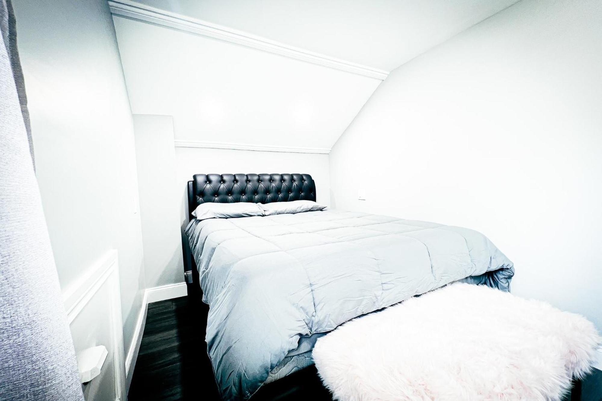 2 Homes, 1 Stay-7Br Niagara Falls Compound Εξωτερικό φωτογραφία