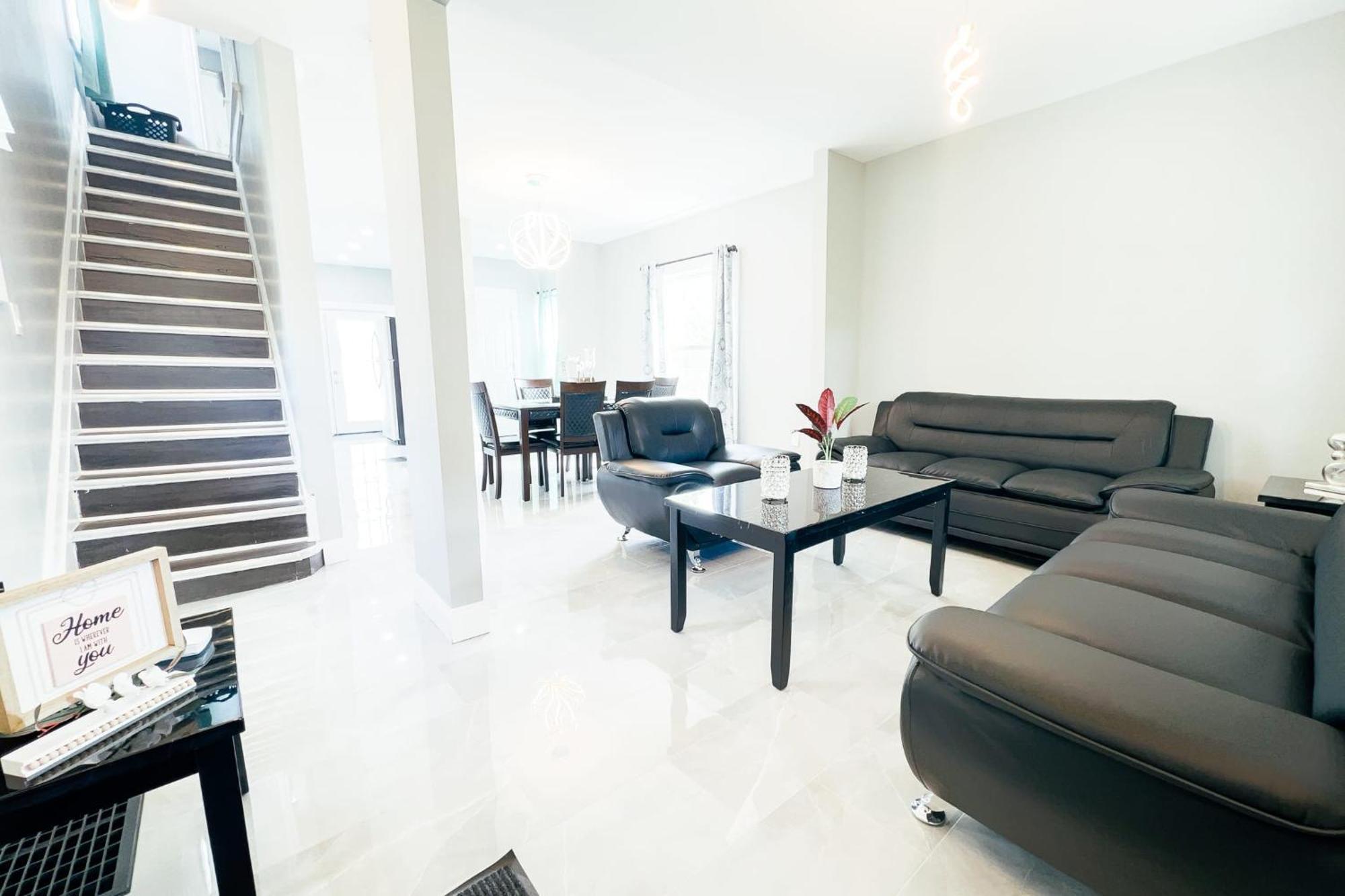2 Homes, 1 Stay-7Br Niagara Falls Compound Εξωτερικό φωτογραφία